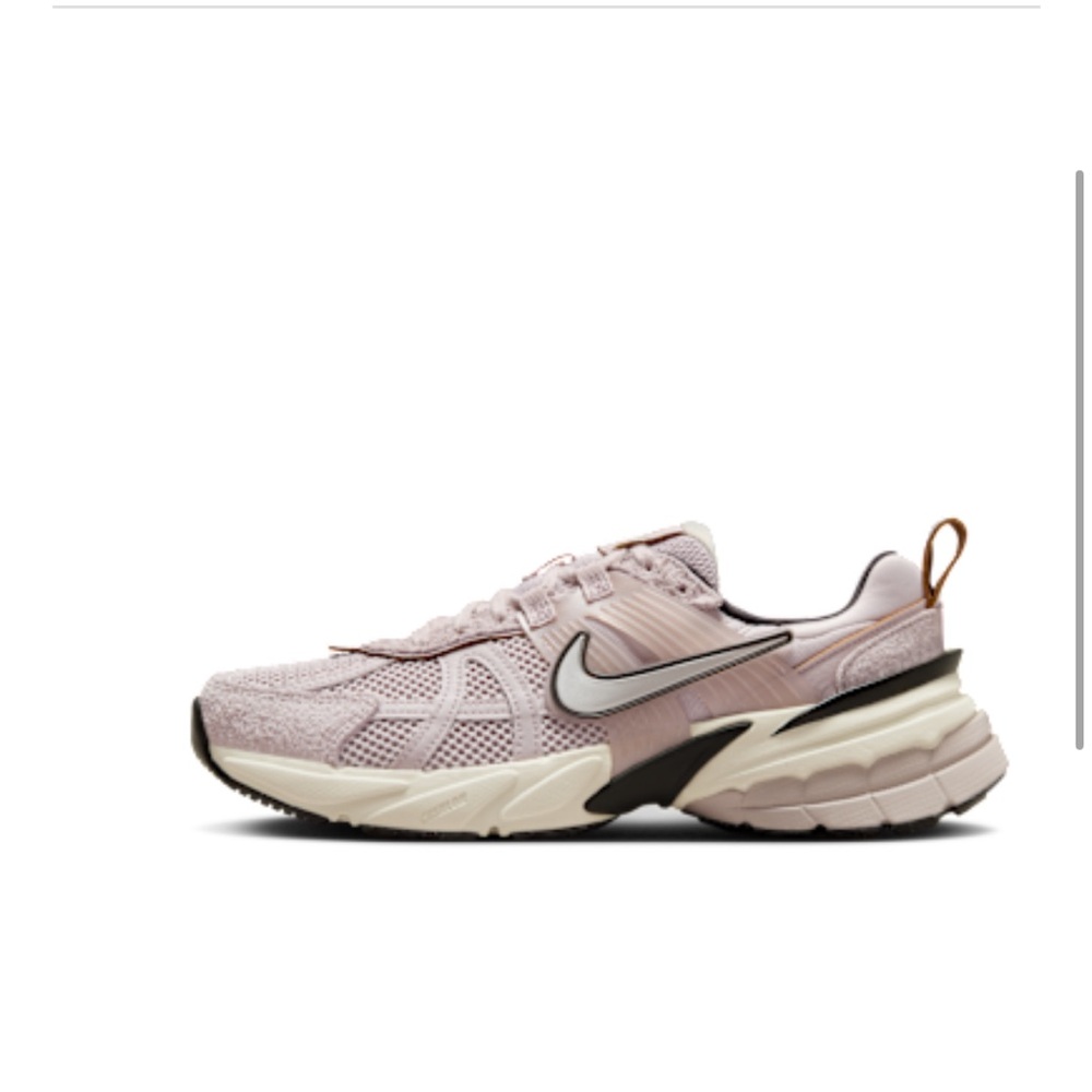 Nike Women's Light Pink Sneakers